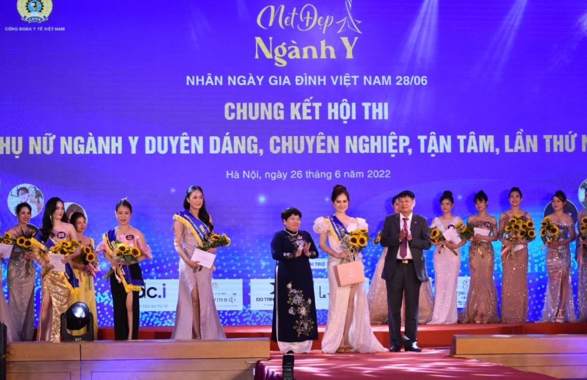 Ấn tượng Hội thi “Phụ nữ ngành Y duyên dáng, chuyên nghiệp, tận tâm”