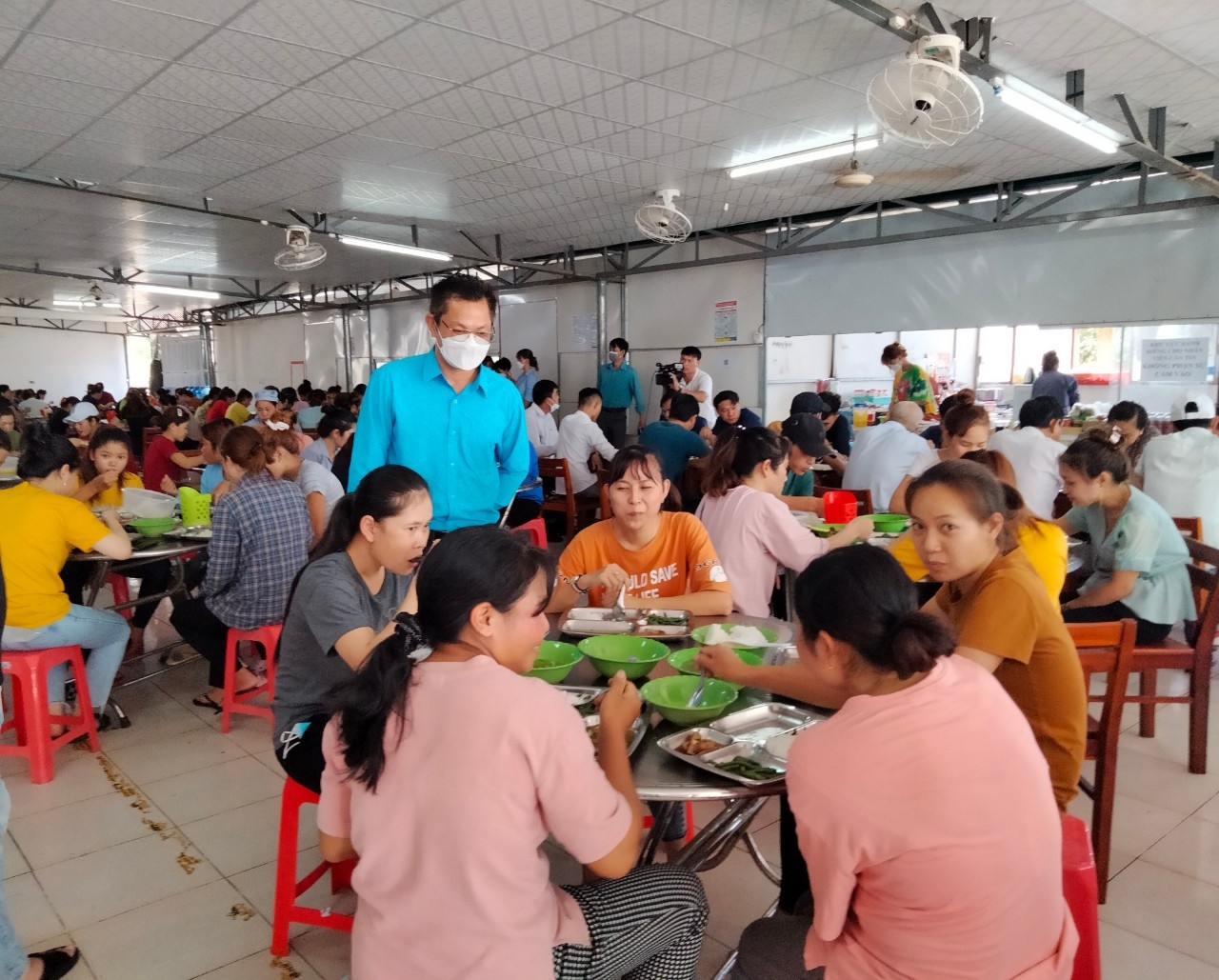 Doanh nghiệp ở Lâm Đồng: Quyết tâm tăng lương cho người lao động từ 1/7