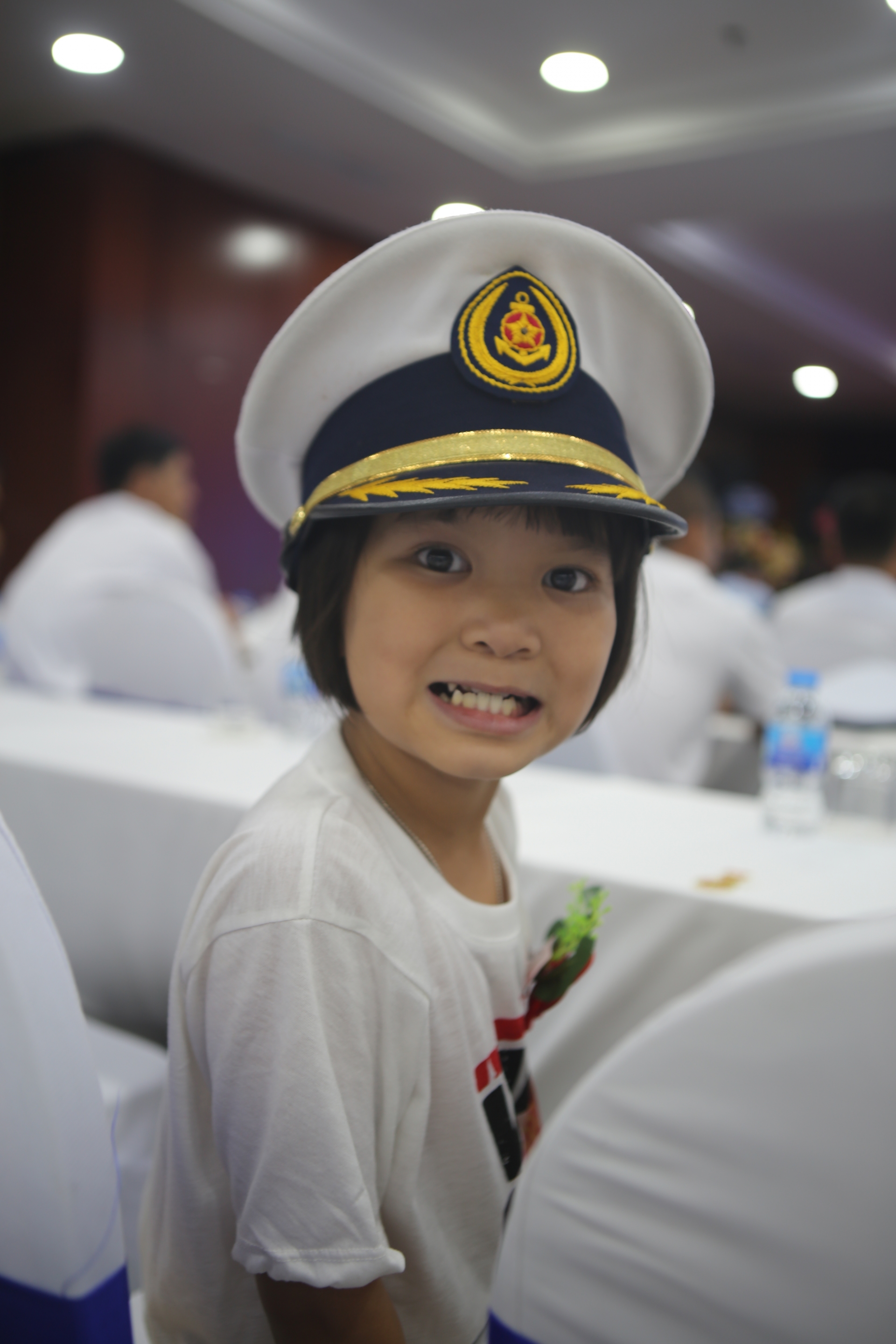 Hạnh phúc giản dị của gia đình thủy thủ được xây dựng bằng sự thấu hiểu