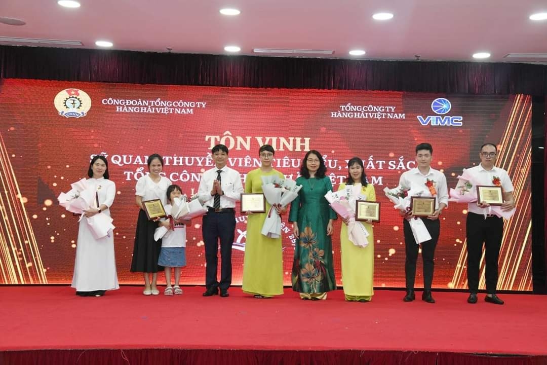 Hạnh phúc giản dị của gia đình thủy thủ được xây dựng bằng sự thấu hiểu