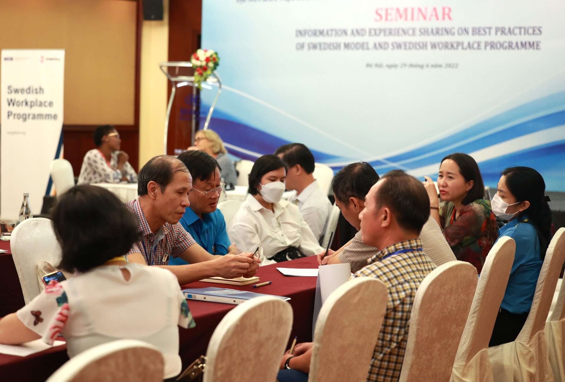 Kinh nghiệm Công đoàn tham gia đối thoại xã hội tại nơi làm việc và phúc lợi cho NLĐ