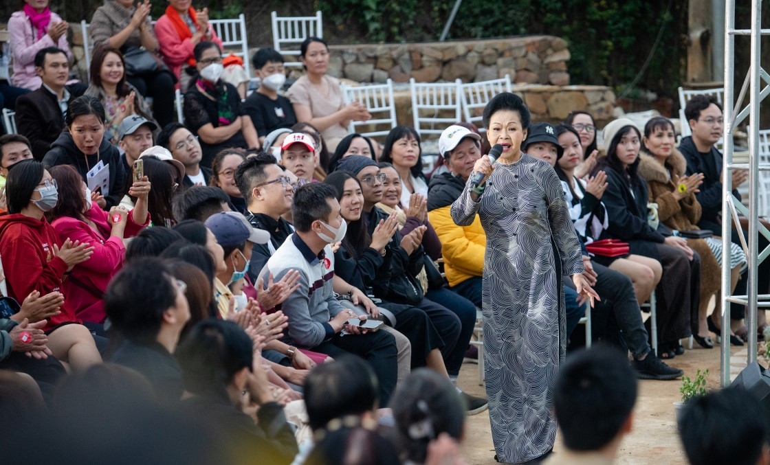 Khánh Ly và sự cố đáng tiếc trong lời chia tay Đà Lạt Khánh Ly và sự cố đáng tiếc trong lời chia tay Đà Lạt