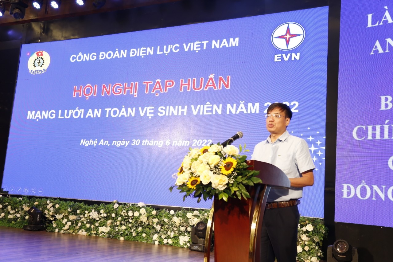 Tập huấn về mạng lưới an toàn vệ sinh viên năm 2022 cho cán bộ công đoàn