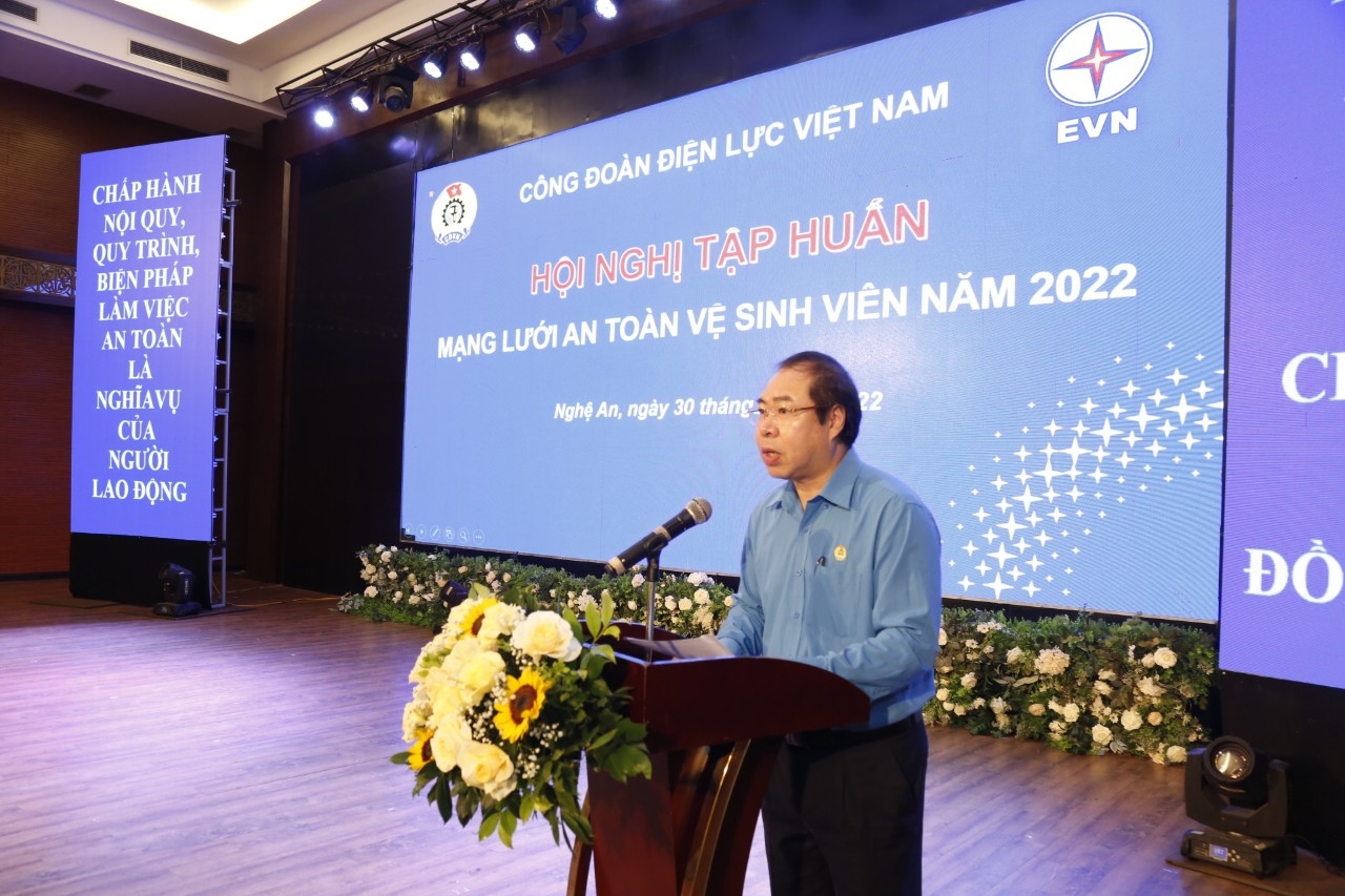 Tập huấn về mạng lưới an toàn vệ sinh viên năm 2022 cho cán bộ công đoàn