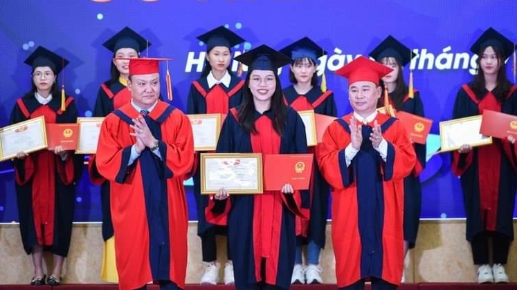 Các tân khoa "vượt vũ môn", sẵn sàng chinh phục tầm cao mới