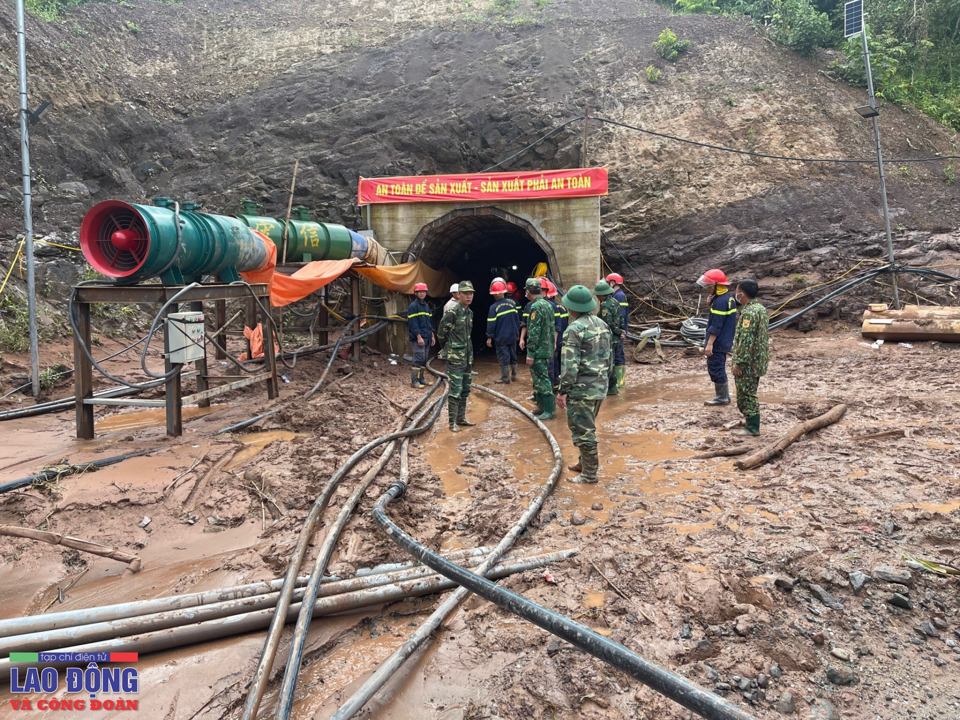 Cận cảnh hầm thủy điện, nơi công nhân bị lũ cuốn mất tích Cận cảnh hầm thủy điện, nơi công nhân bị lũ cuốn mất tích
