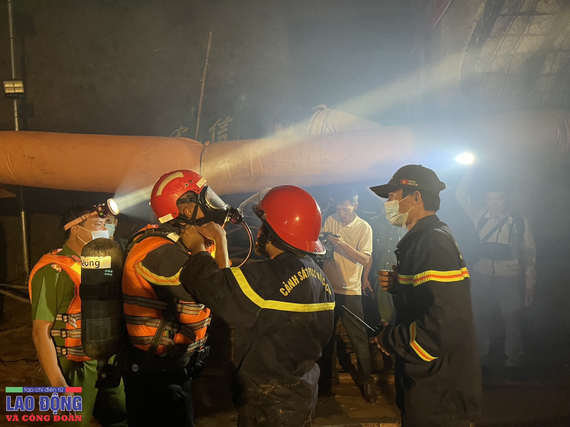 Cận cảnh hầm thủy điện, nơi công nhân bị lũ cuốn mất tích Cận cảnh hầm thủy điện, nơi công nhân bị lũ cuốn mất tích