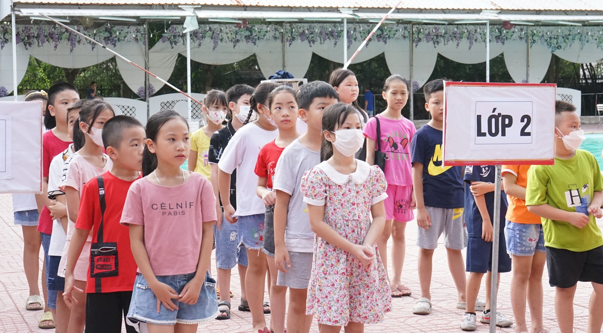 Công đoàn Viên chức Nghệ An tổ chức lớp học bơi cho con của đoàn viên