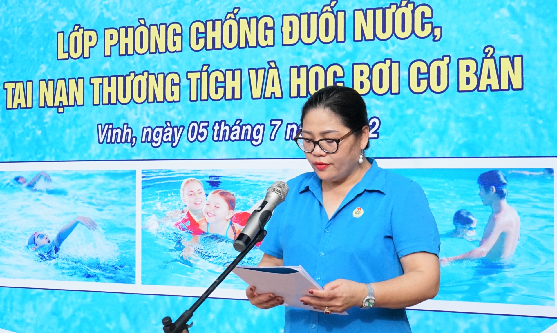 Công đoàn Viên chức Nghệ An tổ chức lớp học bơi cho con của đoàn viên