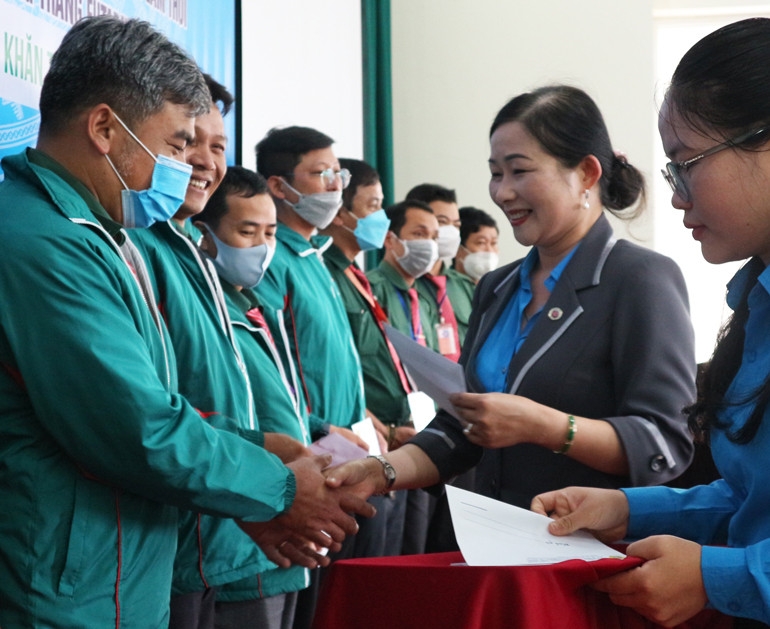 Lâm Đồng nỗ lực phát triển đoàn viên, thành lập CĐCS doanh nghiệp Lâm Đồng nỗ lực phát triển đoàn viên, thành lập CĐCS doanh nghiệp