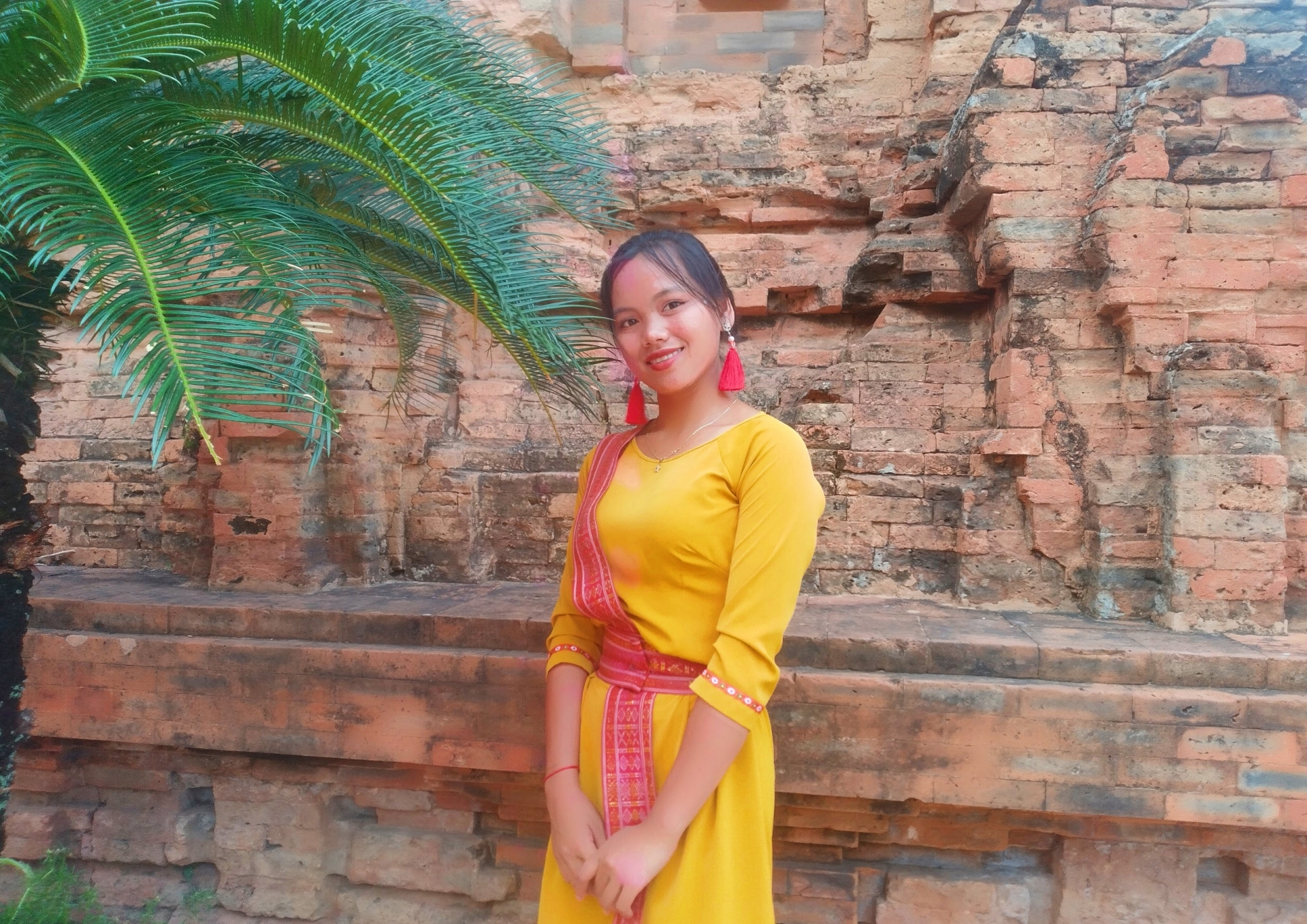 Du lịch phục hồi, hoạt động múa Chăm nhộn nhịp bên ngôi tháp nghìn tuổi