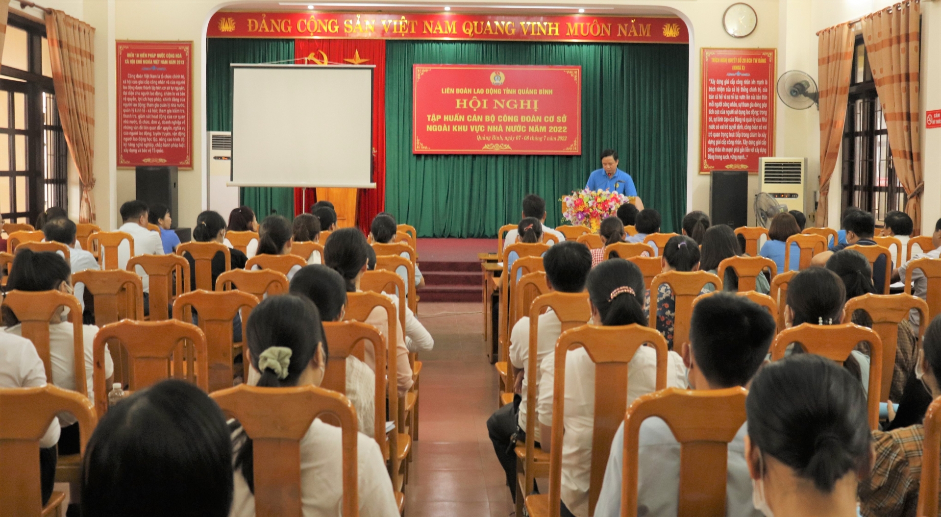 Tập huấn kỹ năng, nghiệp vụ cho 100 cán bộ CĐCS ngoài khu vực Nhà nước Tập huấn kỹ năng, nghiệp vụ cho 100 cán bộ CĐCS ngoài khu vực Nhà nước