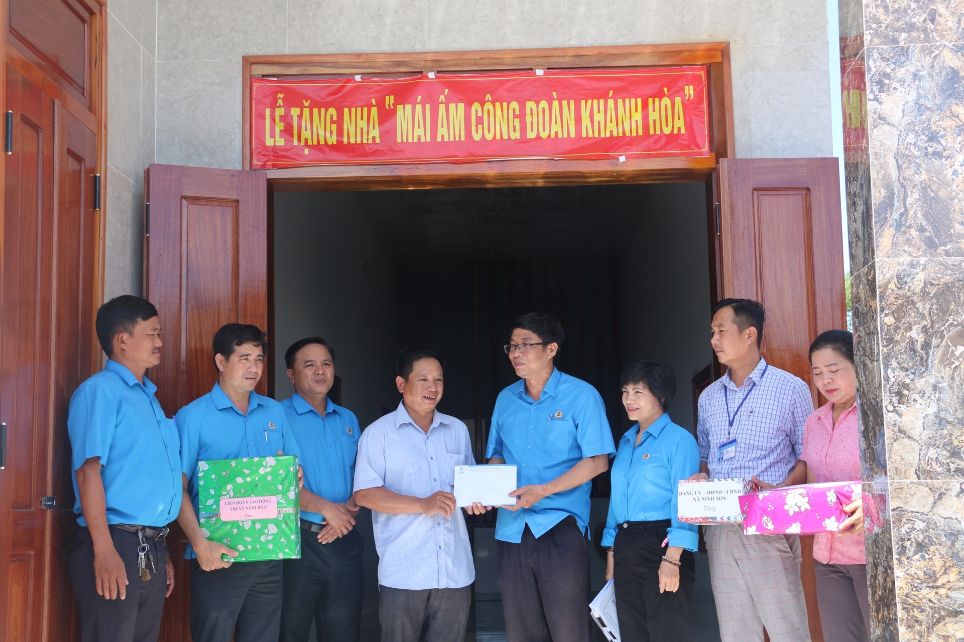 LĐLĐ tỉnh Khánh Hòa khảo sát để hỗ trợ xây dựng 16 nhà LĐLĐ tỉnh Khánh Hòa khảo sát để hỗ trợ xây dựng 16 nhà