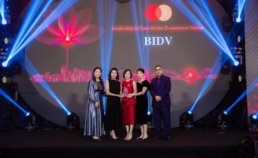 BIDV nhận 02 giải thưởng lớn của Mastercard BIDV nhận 02 giải thưởng lớn của Mastercard