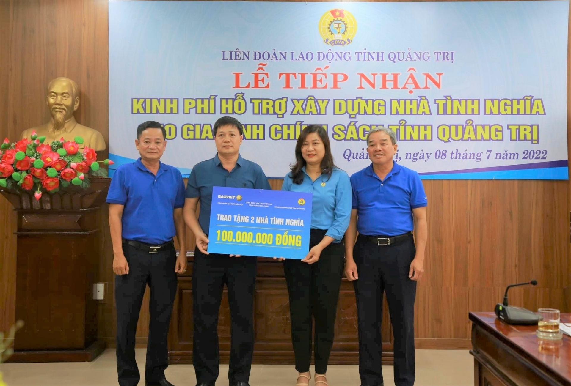 LĐLĐ tỉnh Quảng Trị tiếp nhận hỗ trợ xây dựng nhà tình nghĩa LĐLĐ tỉnh Quảng Trị tiếp nhận hỗ trợ xây dựng nhà tình nghĩa