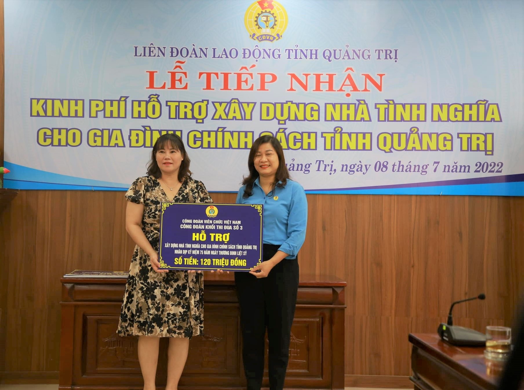 LĐLĐ tỉnh Quảng Trị tiếp nhận hỗ trợ xây dựng nhà tình nghĩa LĐLĐ tỉnh Quảng Trị tiếp nhận hỗ trợ xây dựng nhà tình nghĩa