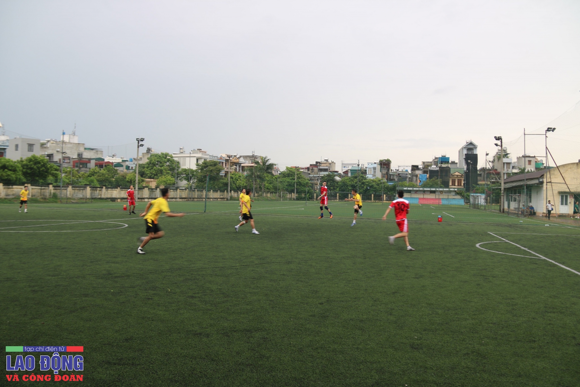 undefined Thái Bình: Sôi nổi giải bóng đá trong công nhân lao động