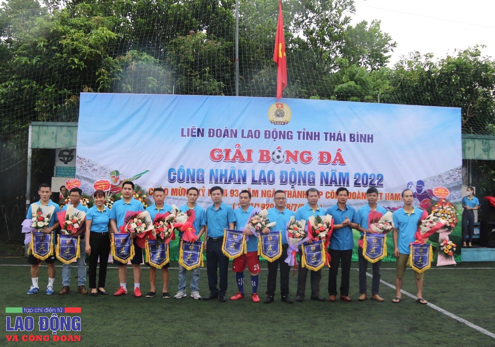 undefined Thái Bình: Sôi nổi giải bóng đá trong công nhân lao động