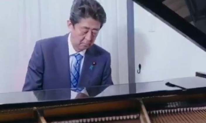 Chuyện cuối tuần: Tiếng đàn của chính trị gia