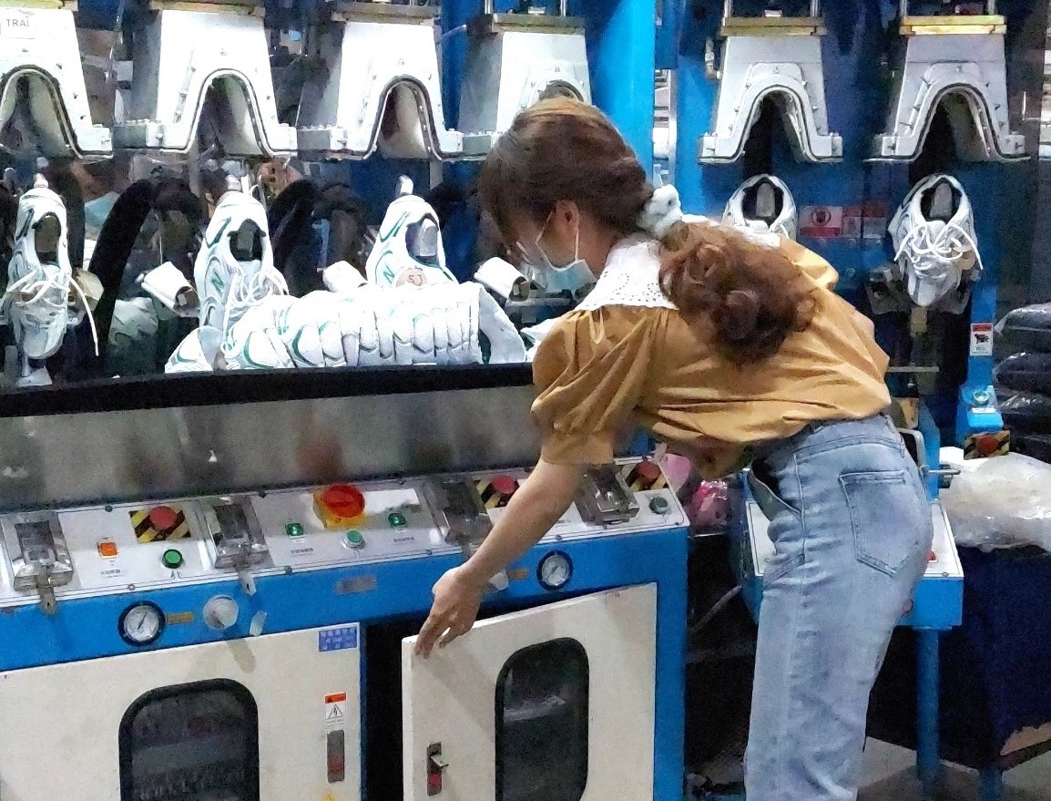 "Cầu nối" với doanh nghiệp trong công tác an toàn, vệ sinh lao động "Cầu nối" với doanh nghiệp trong công tác an toàn, vệ sinh lao động