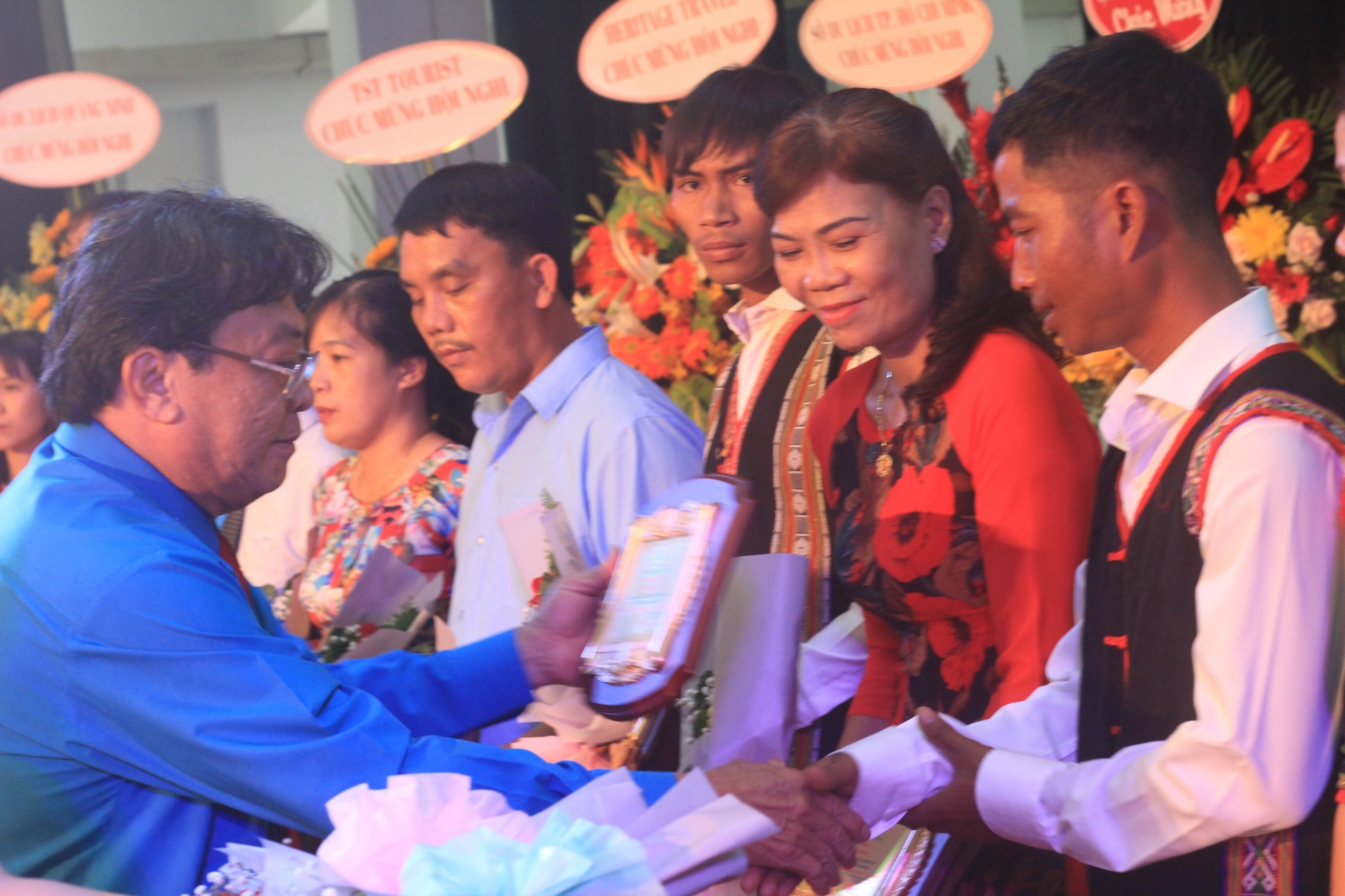 Công đoàn Cao su Việt Nam tập trung nguồn lực chăm lo cho đoàn viên, lao động nghèo Công đoàn Cao su Việt Nam tập trung nguồn lực chăm lo cho đoàn viên, lao động nghèo