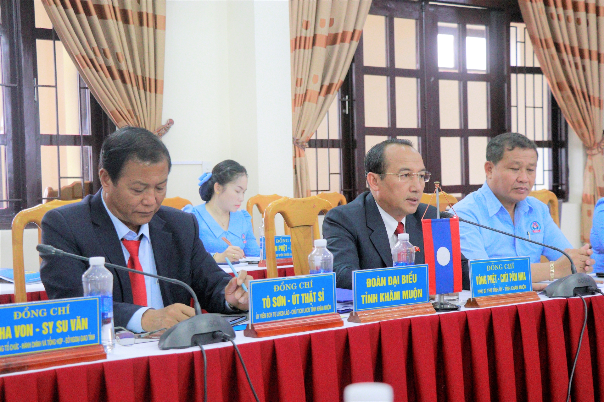 Công đoàn 2 tỉnh Quảng Bình - Khăm Muộn (Lào) ký kết biên bản hợp tác Công đoàn 2 tỉnh Quảng Bình - Khăm Muộn (Lào) ký kết biên bản hợp tác