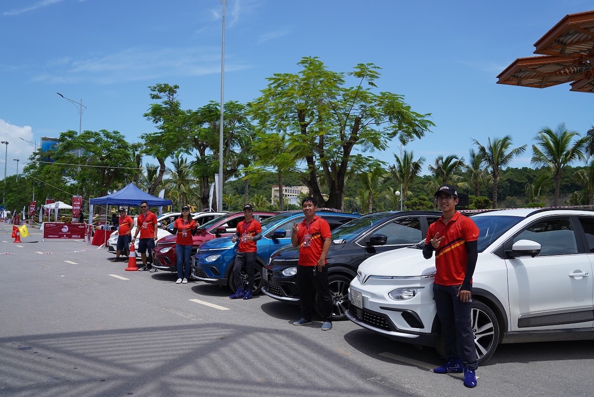 Màn đua nghẹt thở của VF e34 tại giải đua Gymkhana bằng xe điện đầu tiên Màn đua nghẹt thở của VF e34 tại giải đua Gymkhana bằng xe điện đầu tiên