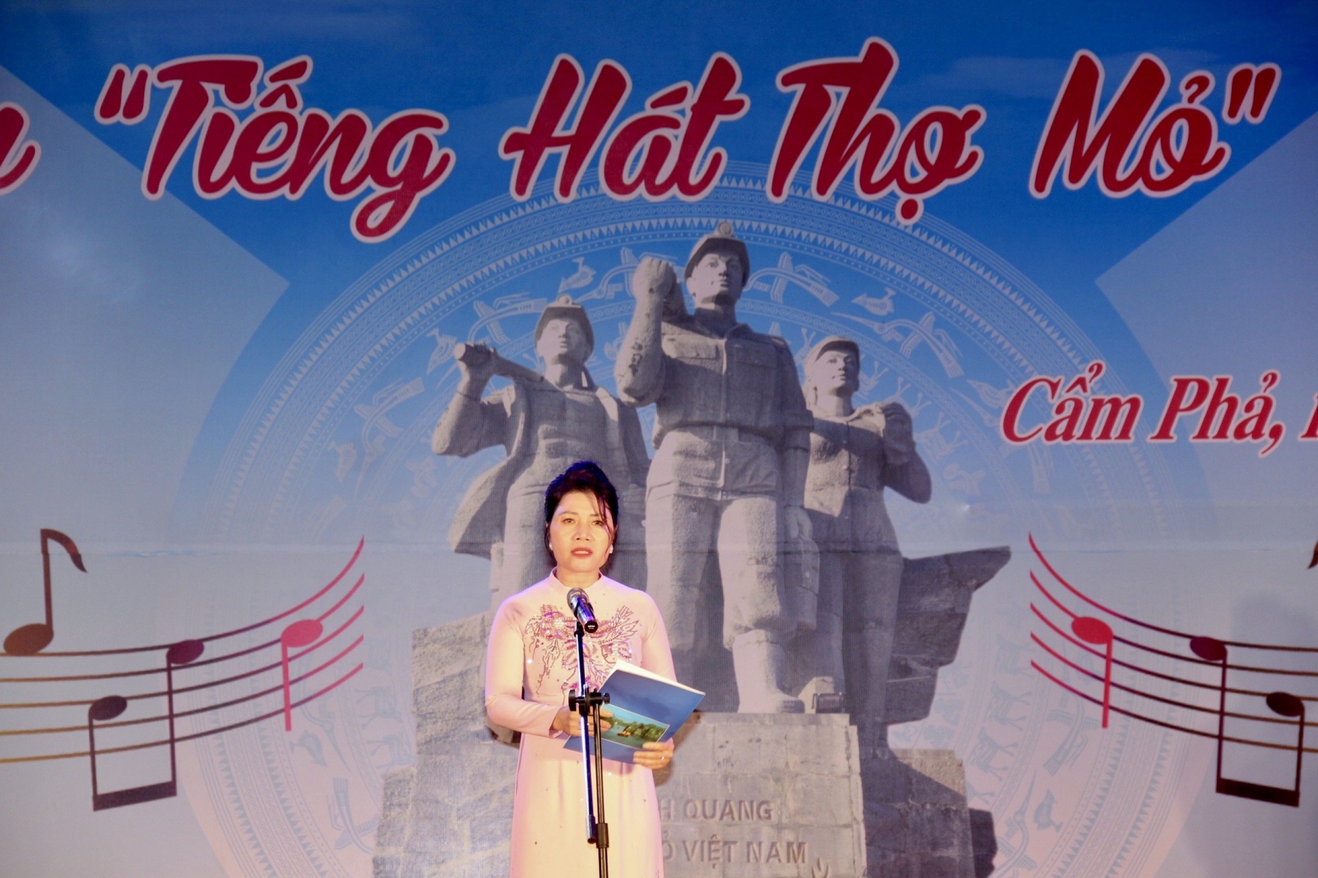 Liên hoan Tiếng hát thợ mỏ năm 2022: Sôi nổi, đặc sắc Liên hoan Tiếng hát thợ mỏ năm 2022: Sôi nổi, đặc sắc