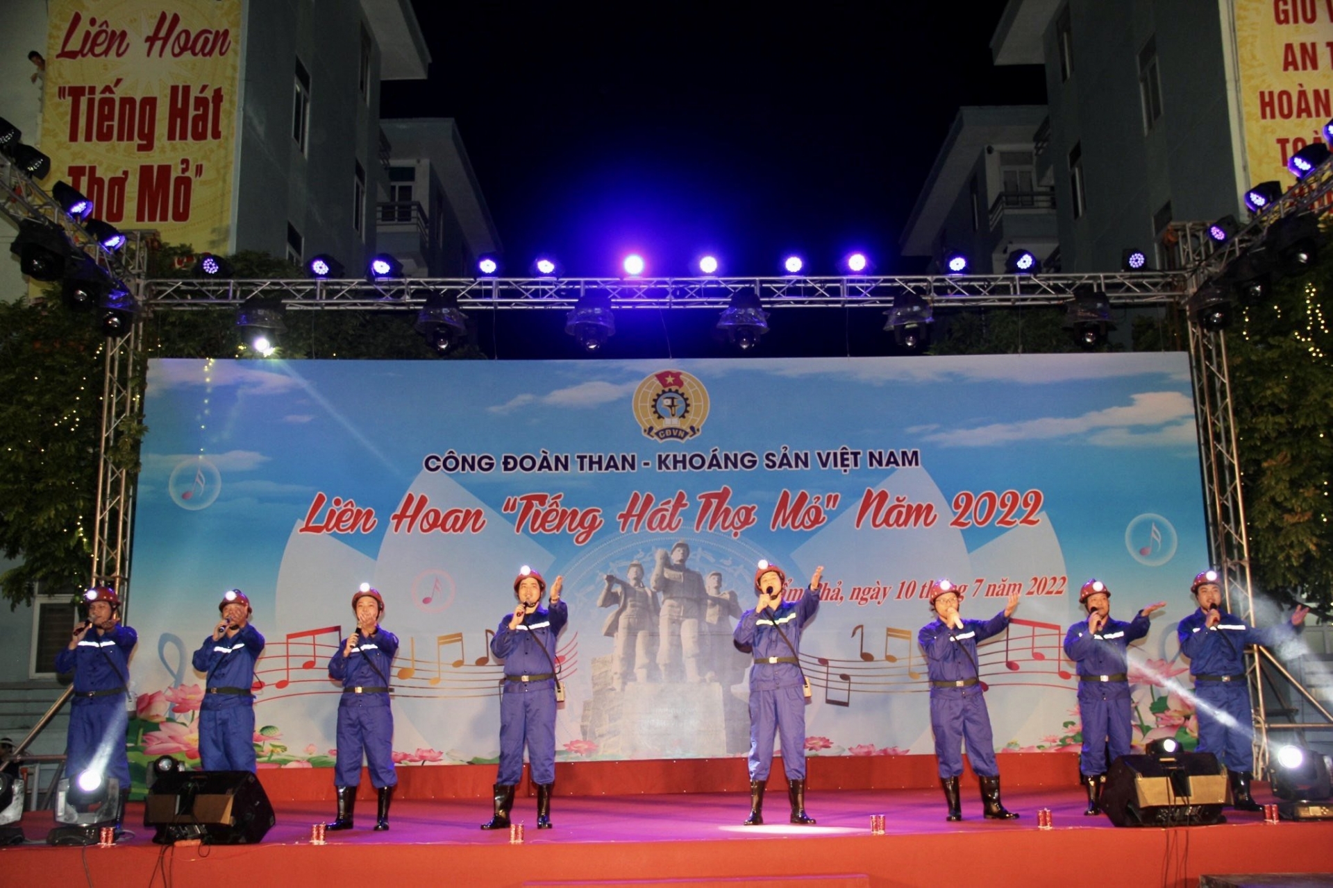 Liên hoan Tiếng hát thợ mỏ năm 2022: Sôi nổi, đặc sắc Liên hoan Tiếng hát thợ mỏ năm 2022: Sôi nổi, đặc sắc