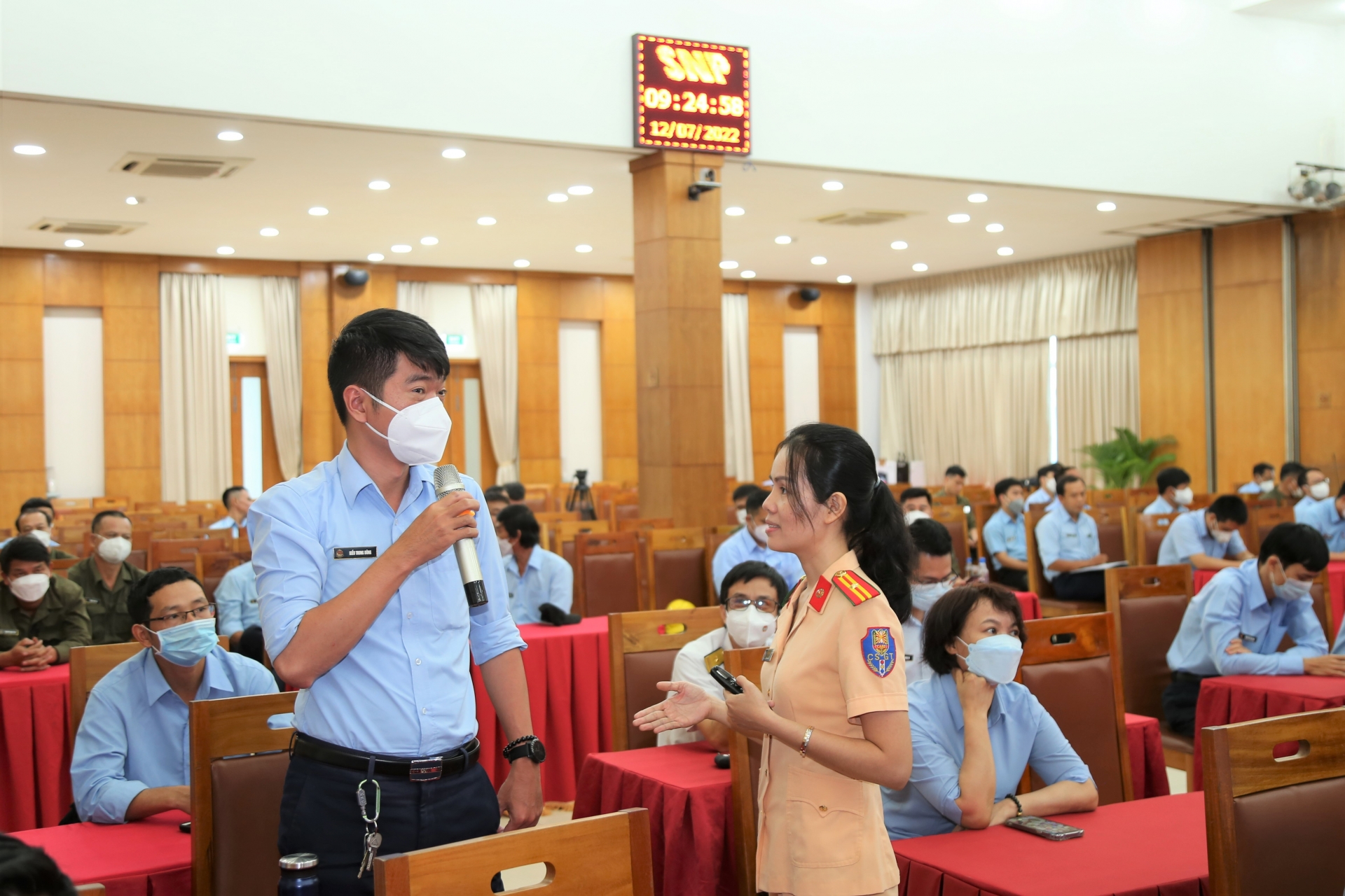 Tuyên truyền phổ biến pháp luật về trật tự an toàn giao thông cho NLĐ Tuyên truyền phổ biến pháp luật về trật tự an toàn giao thông cho NLĐ