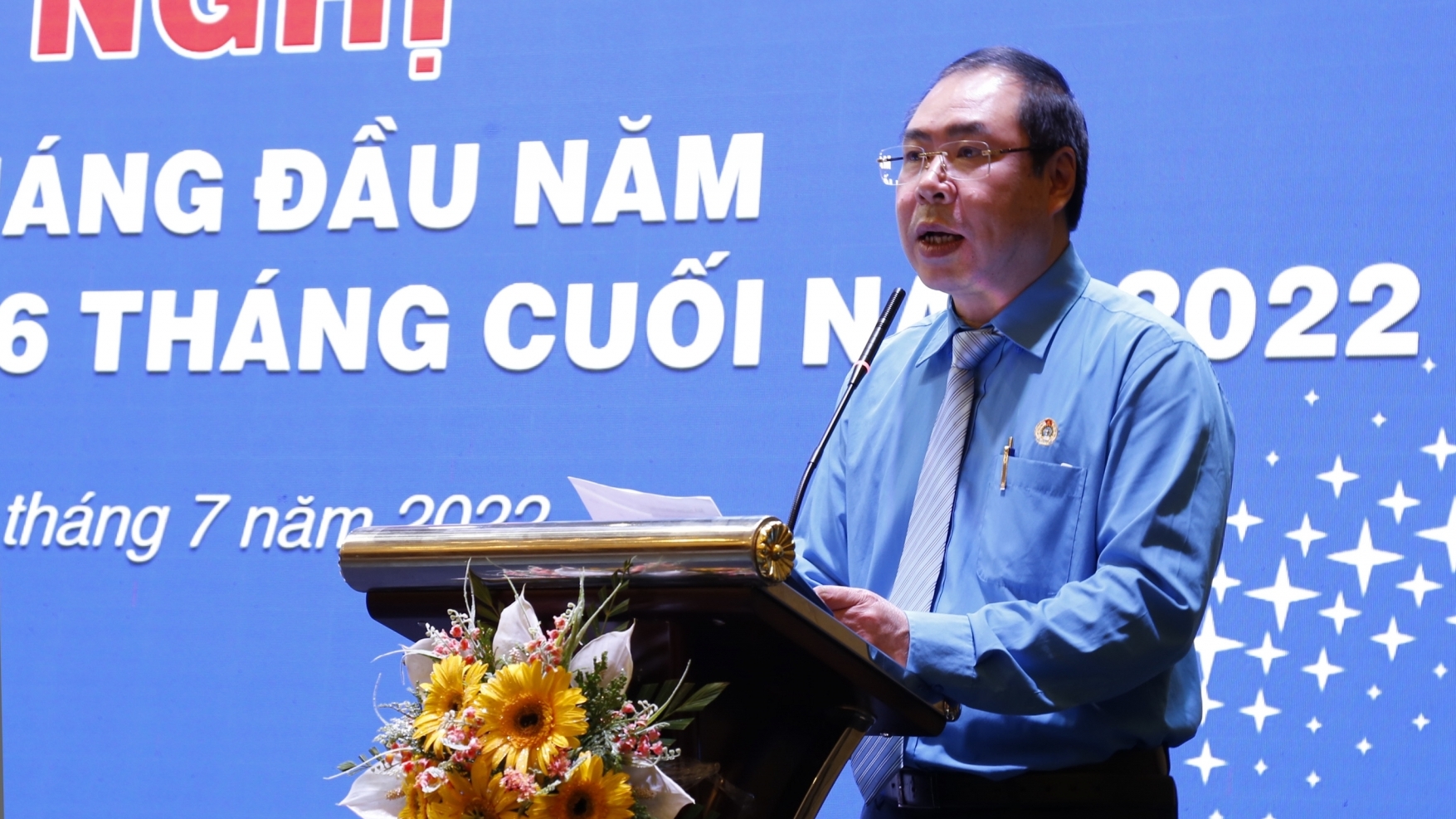 Trao hơn 1.000 suất quà cho NLĐ khó khăn trong Tháng Công nhân