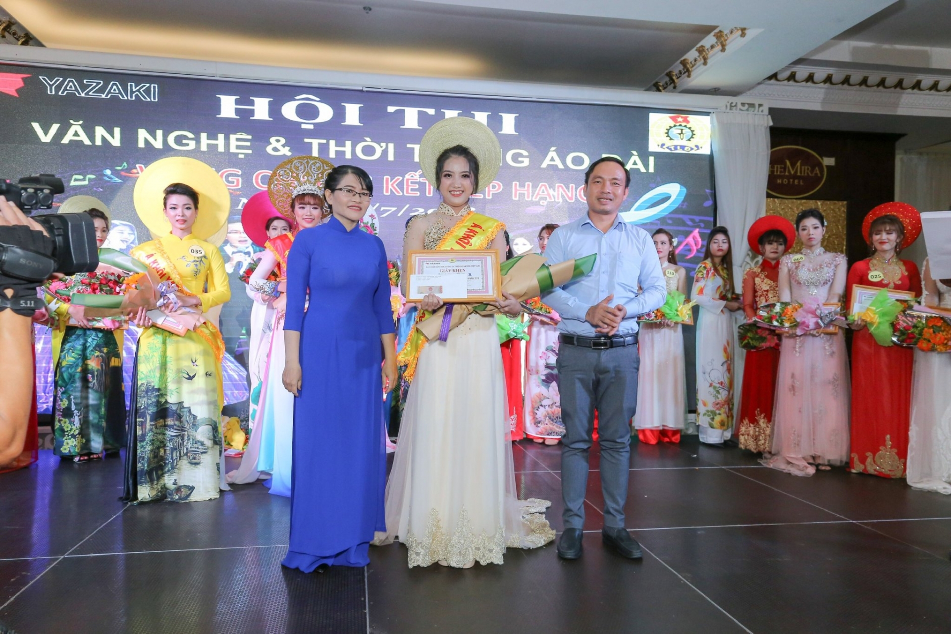 Dấn thân bằng sự tâm huyết và đồng cảm Dấn thân bằng sự tâm huyết và đồng cảm