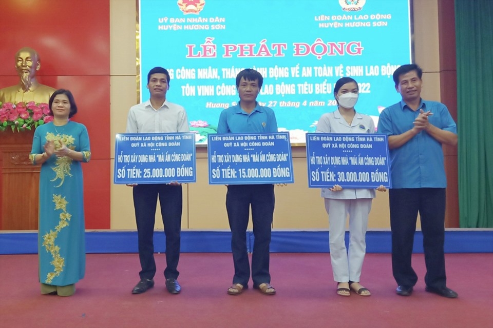 LĐLĐ huyện Hương Sơn xuất sắc trong tổ chức Tết Sum vầy, Tháng Công nhân năm 2022 LĐLĐ huyện Hương Sơn xuất sắc trong tổ chức Tháng Công nhân, Tết Sum vầy