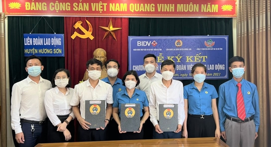 LĐLĐ huyện Hương Sơn xuất sắc trong tổ chức Tết Sum vầy, Tháng Công nhân năm 2022 LĐLĐ huyện Hương Sơn xuất sắc trong tổ chức Tháng Công nhân, Tết Sum vầy