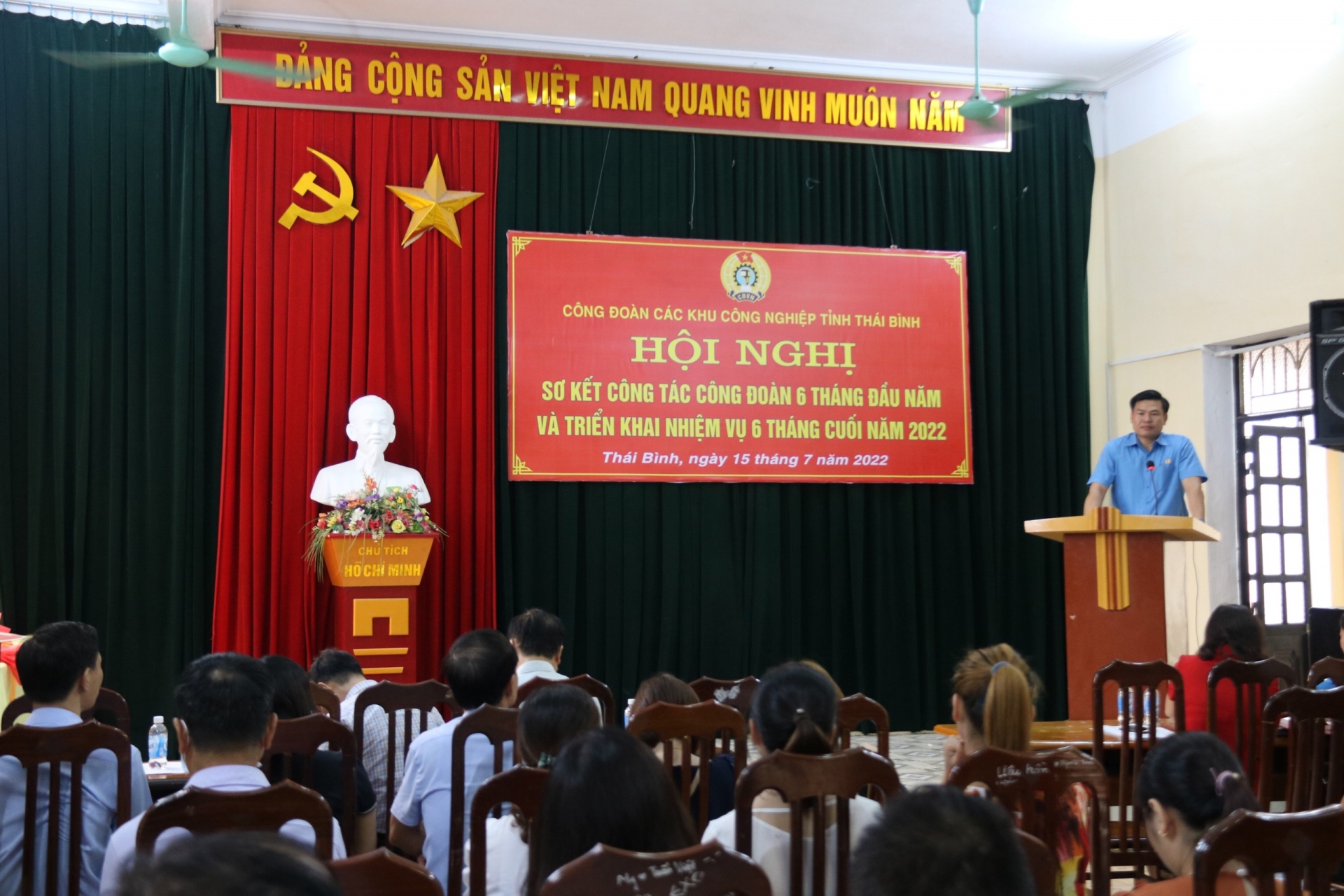 undefined Trao hơn 3.000 suất quà cho đoàn viên, người lao động