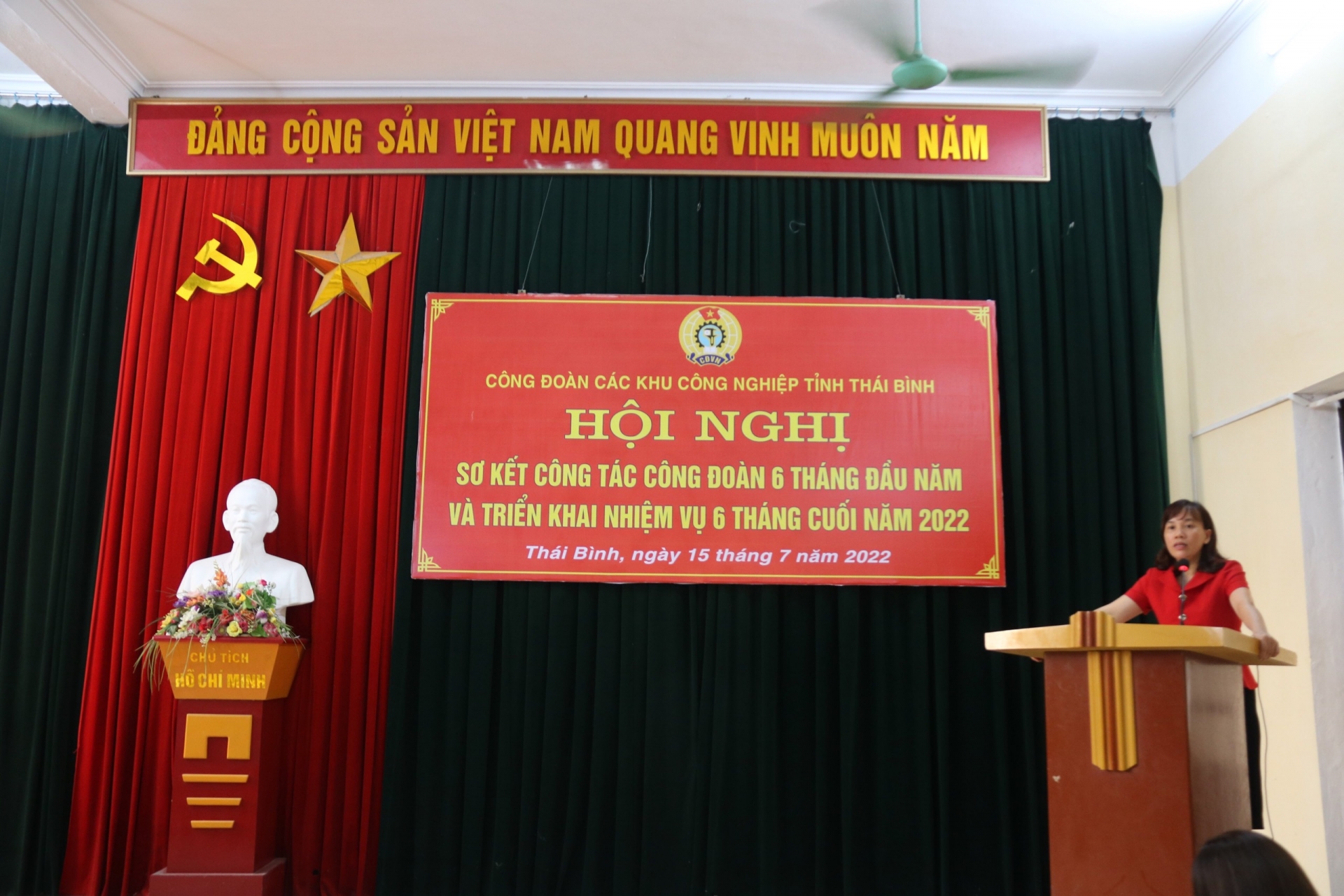 undefined Trao hơn 3.000 suất quà cho đoàn viên, người lao động