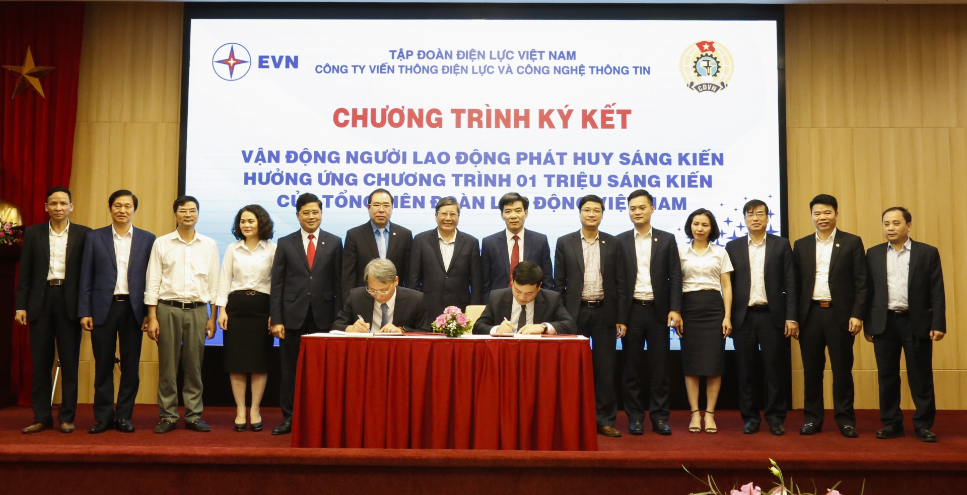 Phát huy tốt trí tuệ, năng lực của người lao động ngành điện Phát huy tốt trí tuệ, năng lực của người lao động ngành Điện