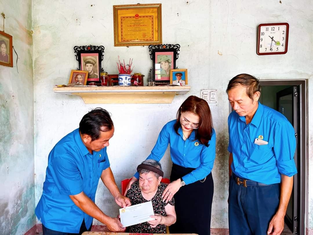 LĐLĐ huyện Cẩm Xuyên tổ chức nhiều hoạt động ý nghĩa trong tháng 7