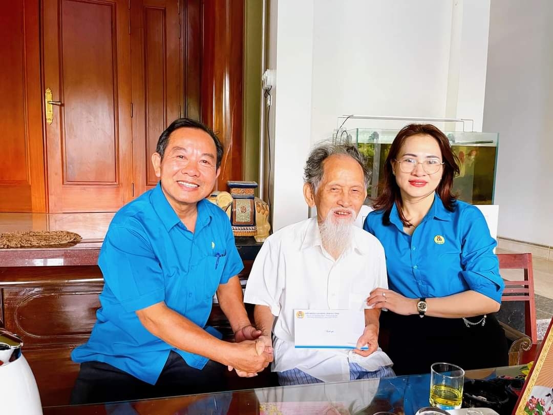 LĐLĐ huyện Cẩm Xuyên tổ chức nhiều hoạt động ý nghĩa trong tháng 7