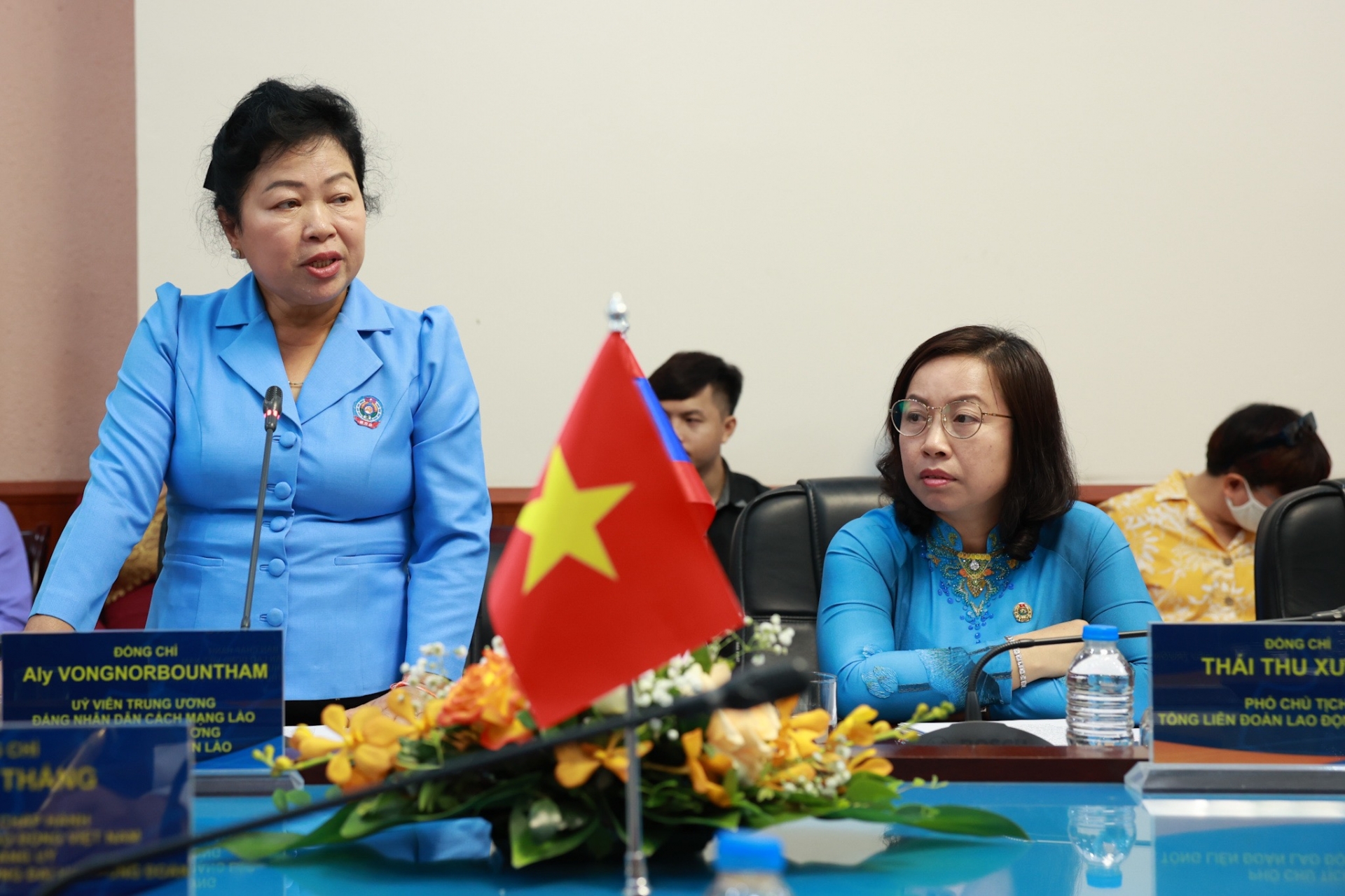 Mong muốn Trường Đại học Công đoàn hỗ trợ nâng cao trình độ cán bộ công đoàn Lào Mong muốn Trường Đại học Công đoàn hỗ trợ nâng cao trình độ cán bộ công đoàn Lào