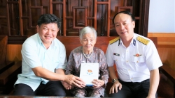 NLĐ Tân Cảng Sài Gòn ghi nhớ công lao của các anh hùng liệt sĩ