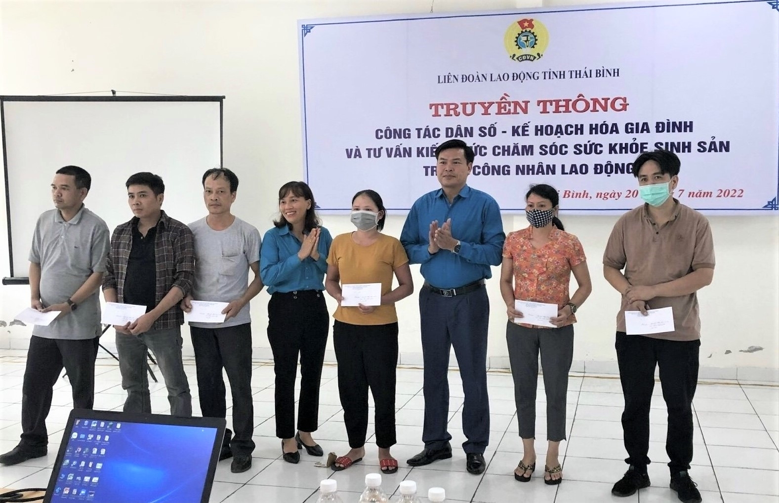 Truyền thông công tác dân số, kế hoạch hóa gia đình cho công nhân Truyền thông công tác dân số, kế hoạch hóa gia đình cho công nhân