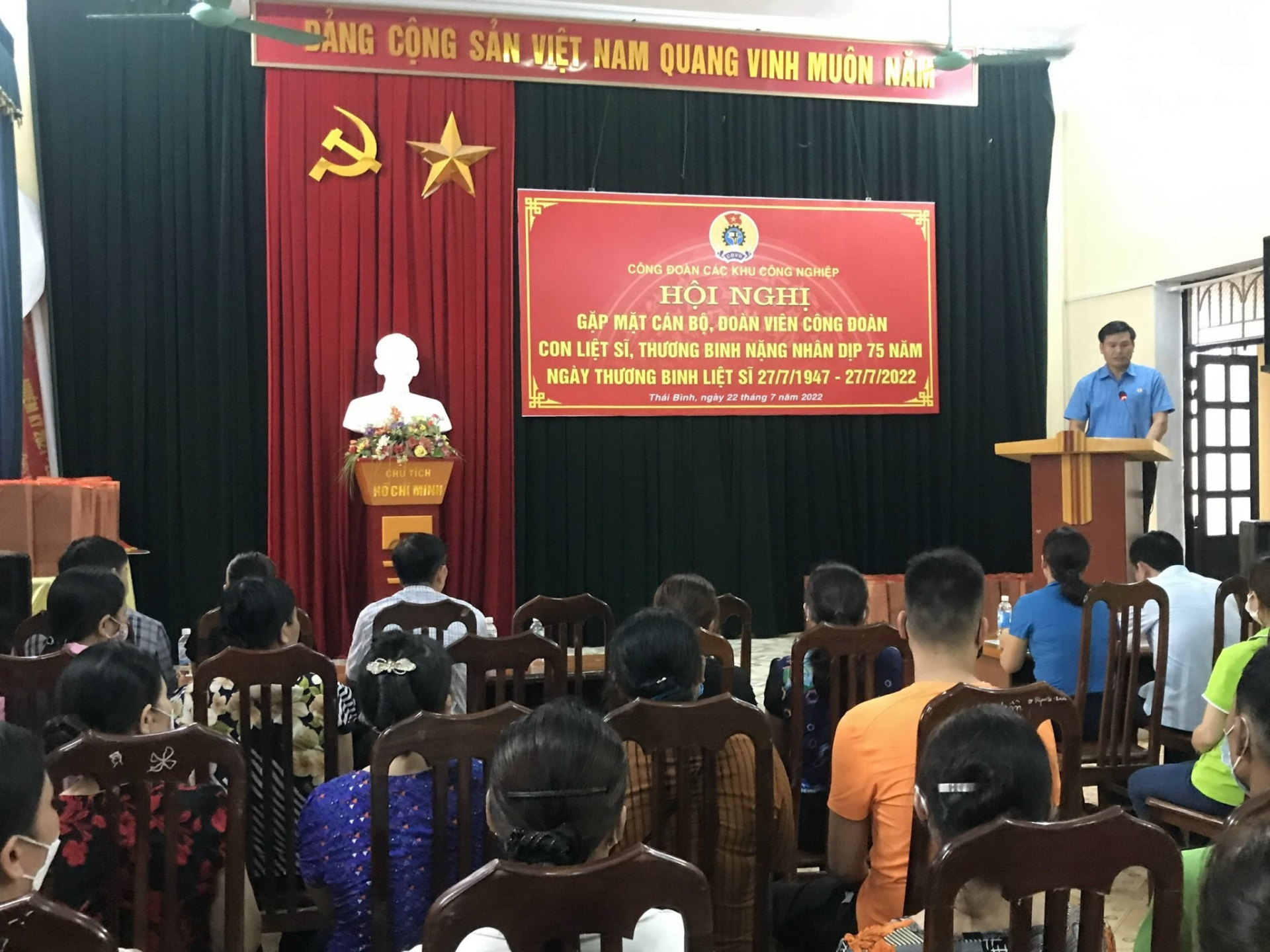 Công đoàn Các KCN Thái Bình trao quà con thương binh, liệt sĩ Công đoàn Các KCN Thái Bình trao quà con thương binh, liệt sĩ