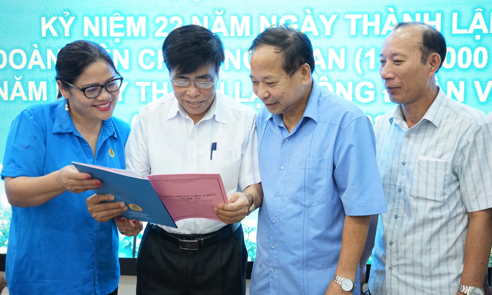 Công đoàn Viên chức Nghệ An tọa đàm kỷ niệm ngày thành lập Công đoàn Việt Nam Công đoàn Viên chức Nghệ An tọa đàm kỷ niệm ngày thành lập Công đoàn Việt Nam