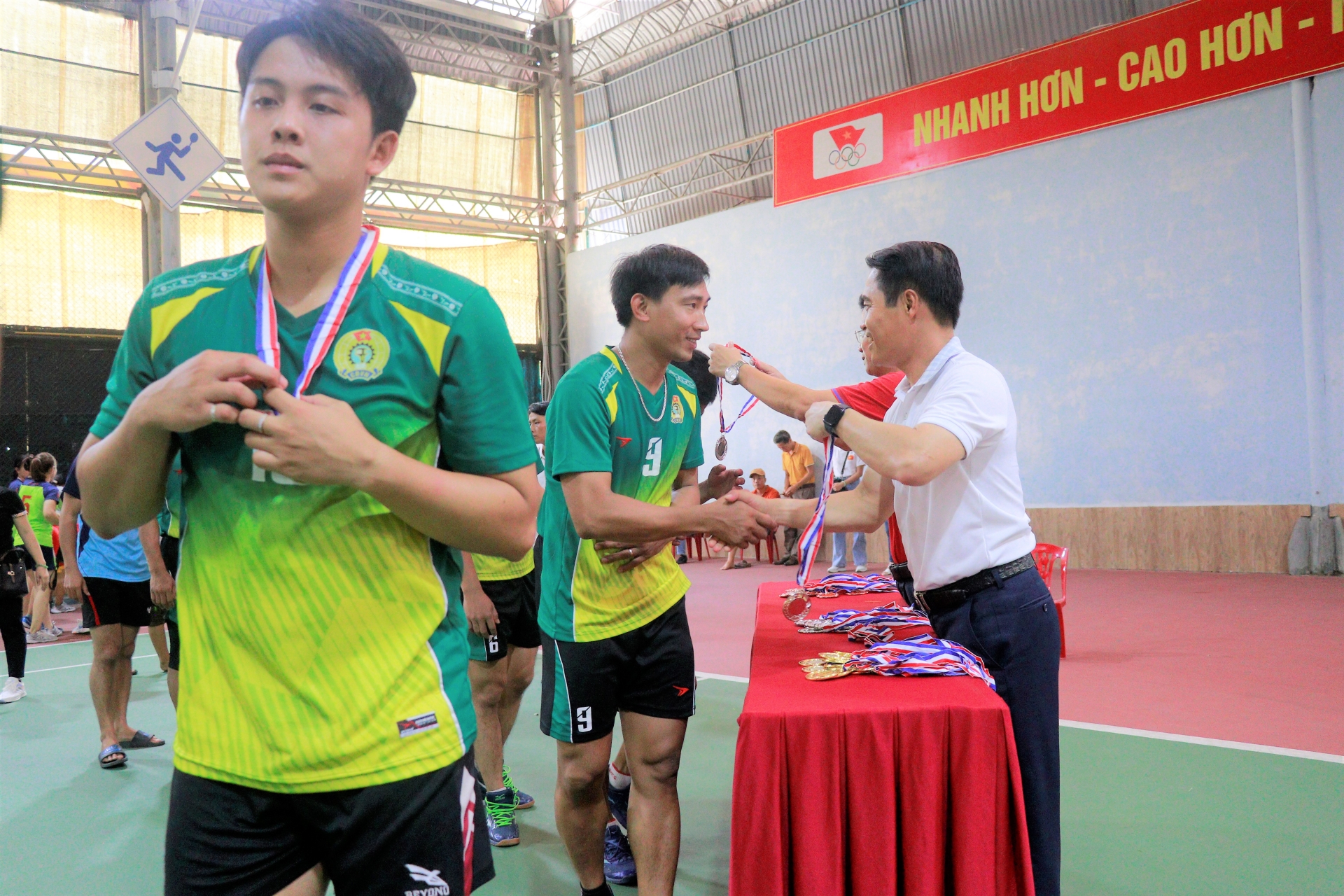 Quảng Bình: Sôi nổi giải bóng chuyền truyền thống CNVCLĐ