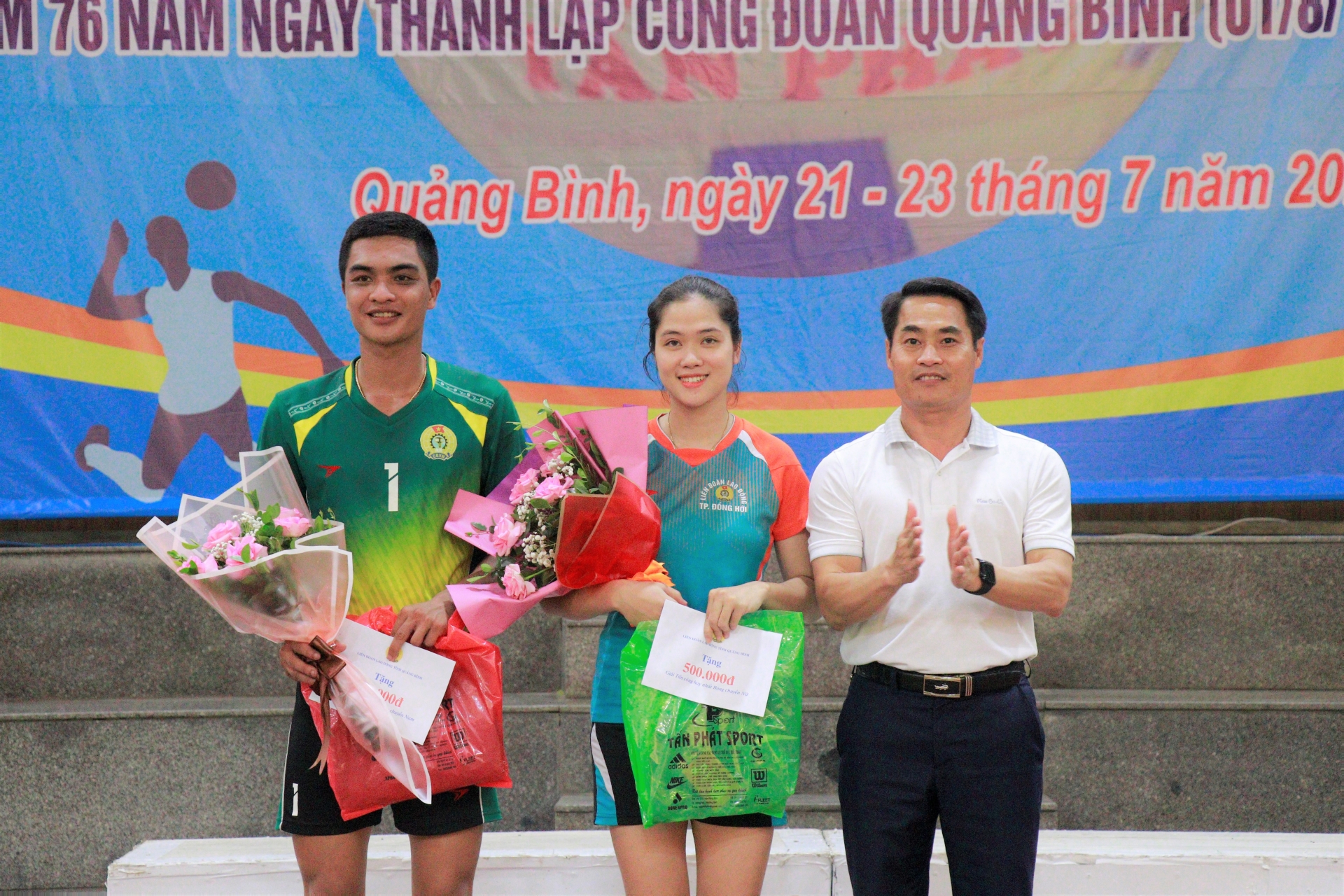 Quảng Bình: Sôi nổi giải bóng chuyền truyền thống CNVCLĐ