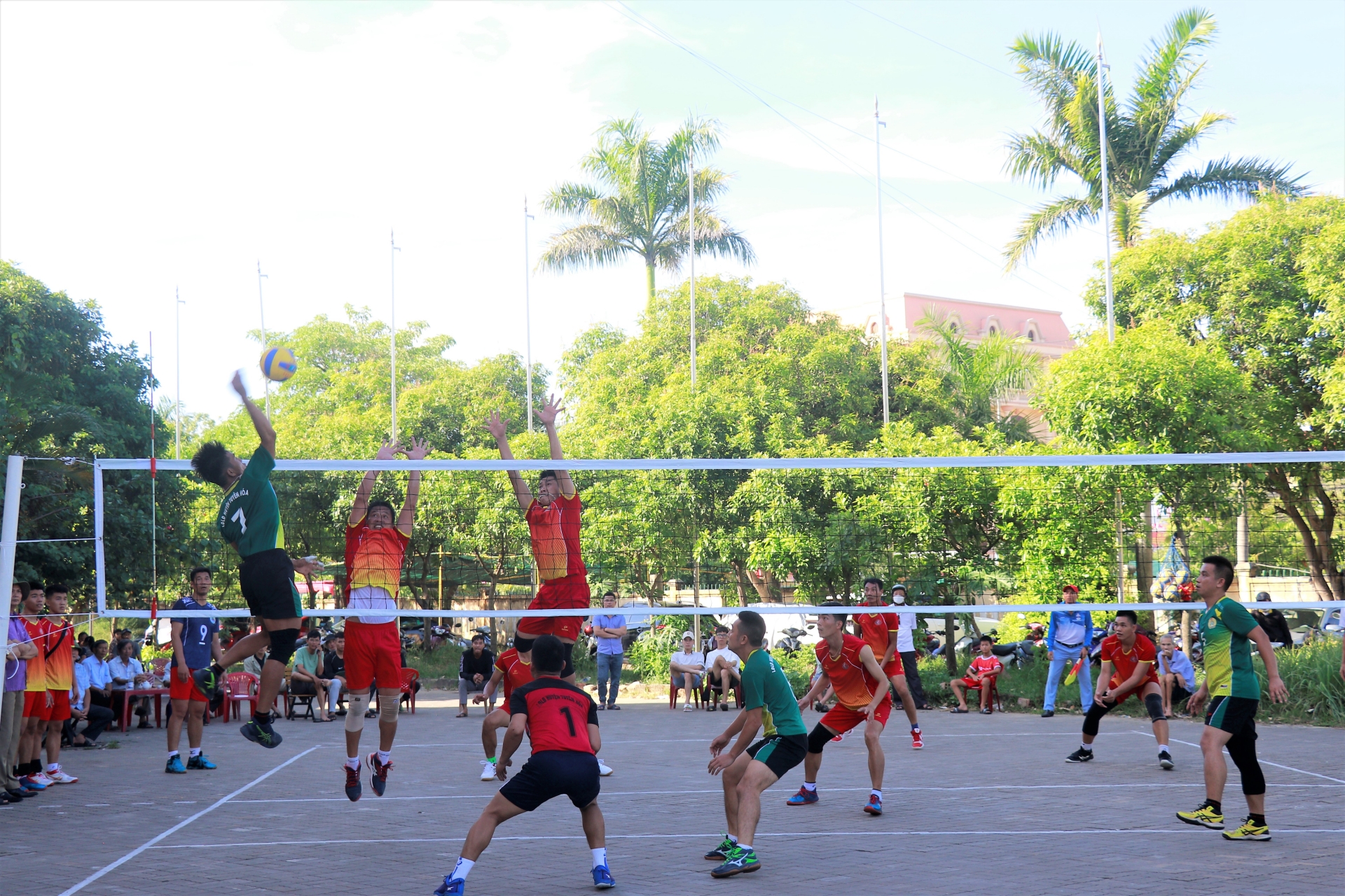 Quảng Bình: Sôi nổi giải bóng chuyền truyền thống CNVCLĐ