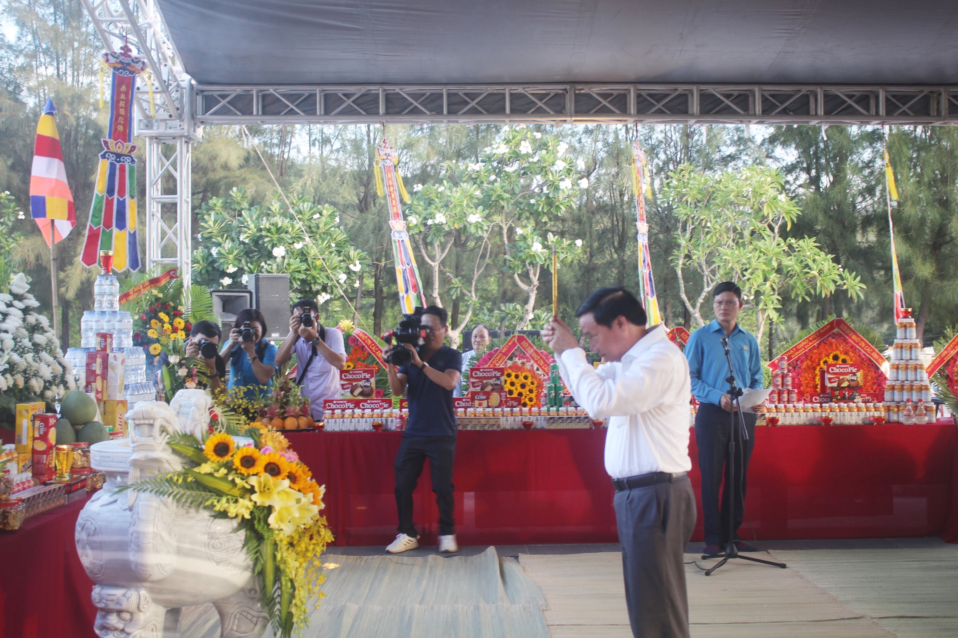 Tổng LĐLĐ Việt Nam tưởng niệm, tri ân 64 liệt sĩ Gạc Ma Tổng LĐLĐ Việt Nam tưởng niệm, tri ân 64 liệt sĩ Gạc Ma