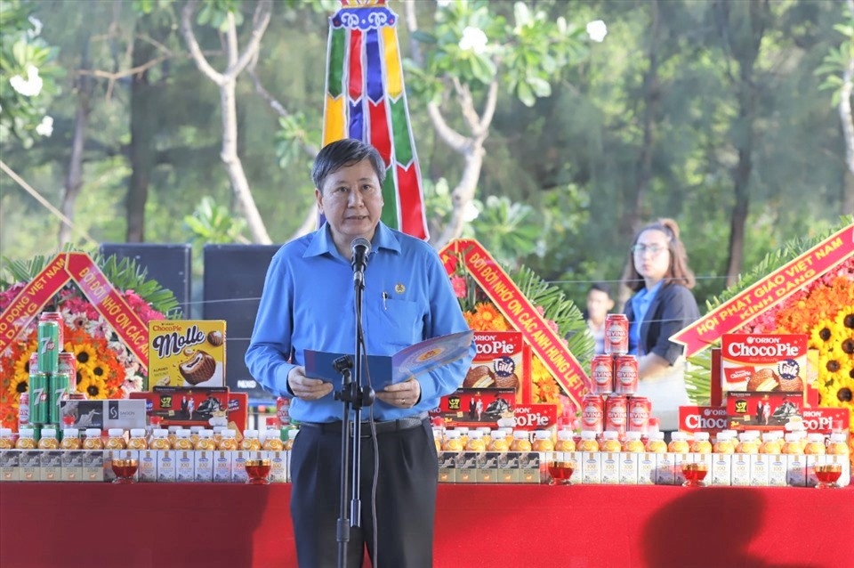 Xúc động Lễ tri ân 64 anh hùng, liệt sĩ hi sinh trong sự kiện Gạc Ma Xúc động Lễ tri ân 64 anh hùng, liệt sĩ hi sinh trong sự kiện Gạc Ma