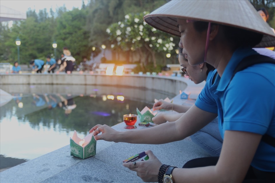 Xúc động Lễ tri ân 64 anh hùng, liệt sĩ hi sinh trong sự kiện Gạc Ma Xúc động Lễ tri ân 64 anh hùng, liệt sĩ hi sinh trong sự kiện Gạc Ma